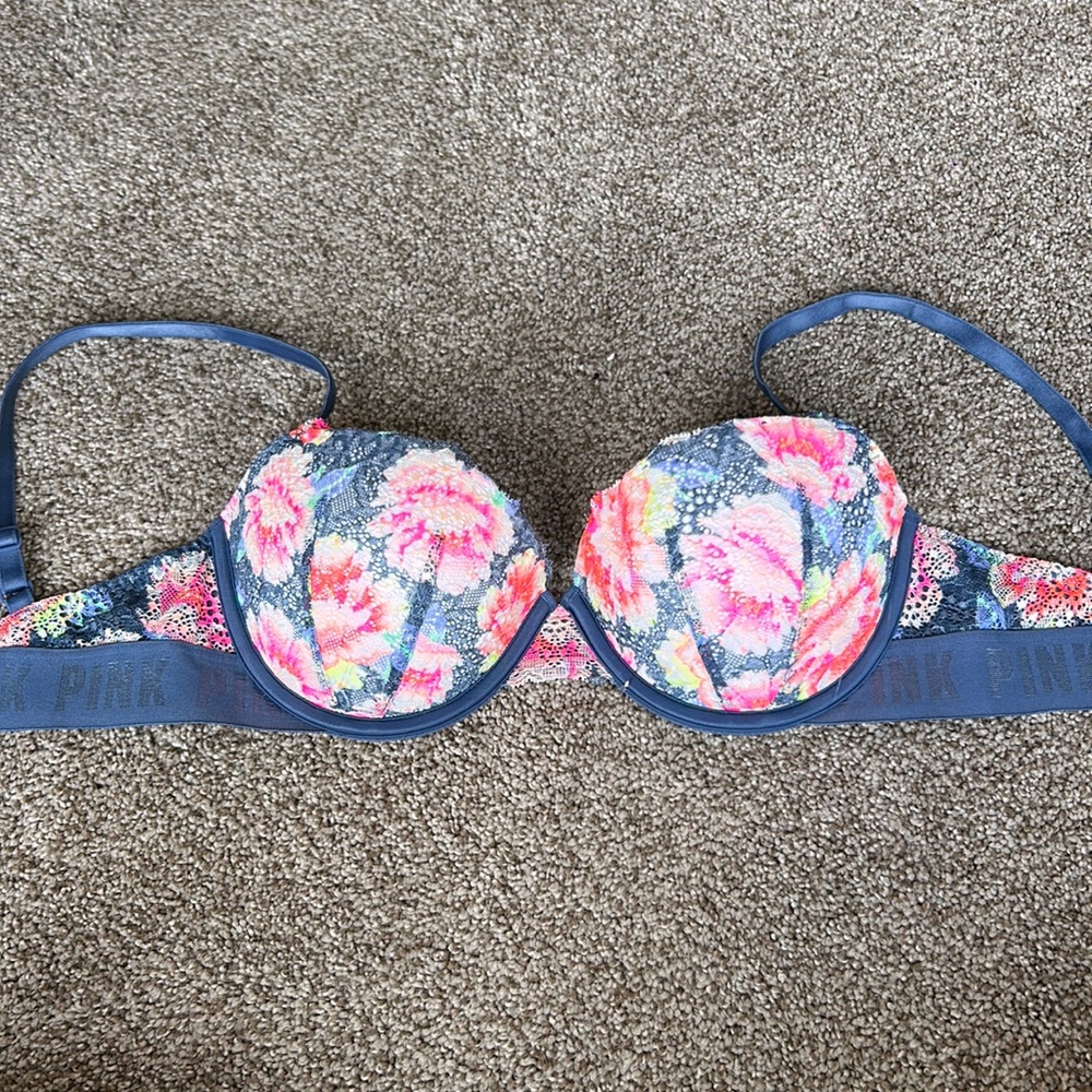 PINK floral lace bra. Size 32DD